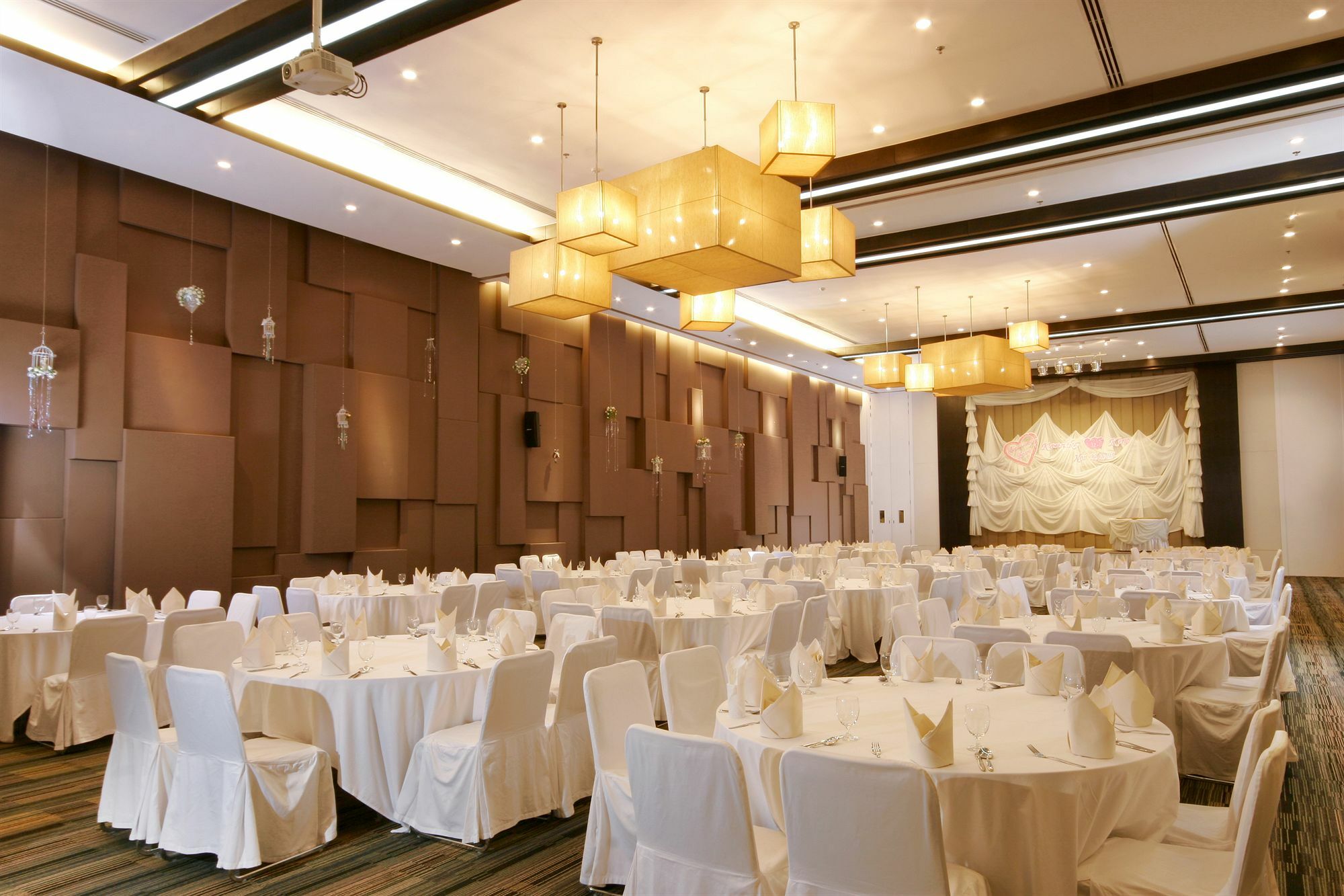 Kameo Grand Hotel & Serviced Apartment, ראיונג מראה חיצוני תמונה